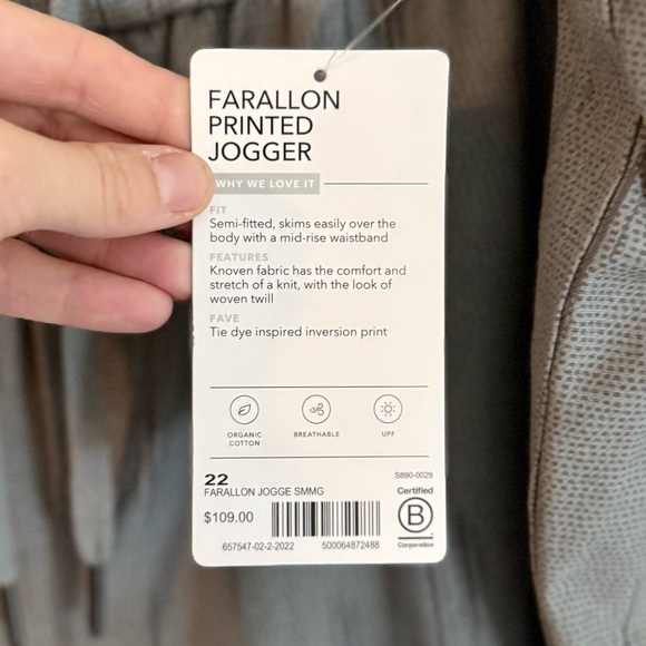 ATHLETA NWT Gray Farallon Printer Joggers, Size 22 - Picture 5 of 8